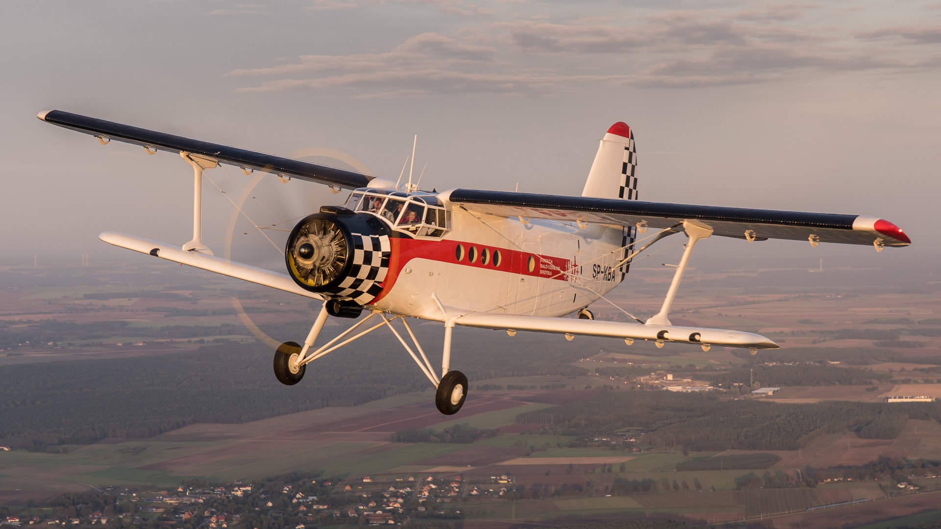 Antonov AN-2 White-Red WIngs